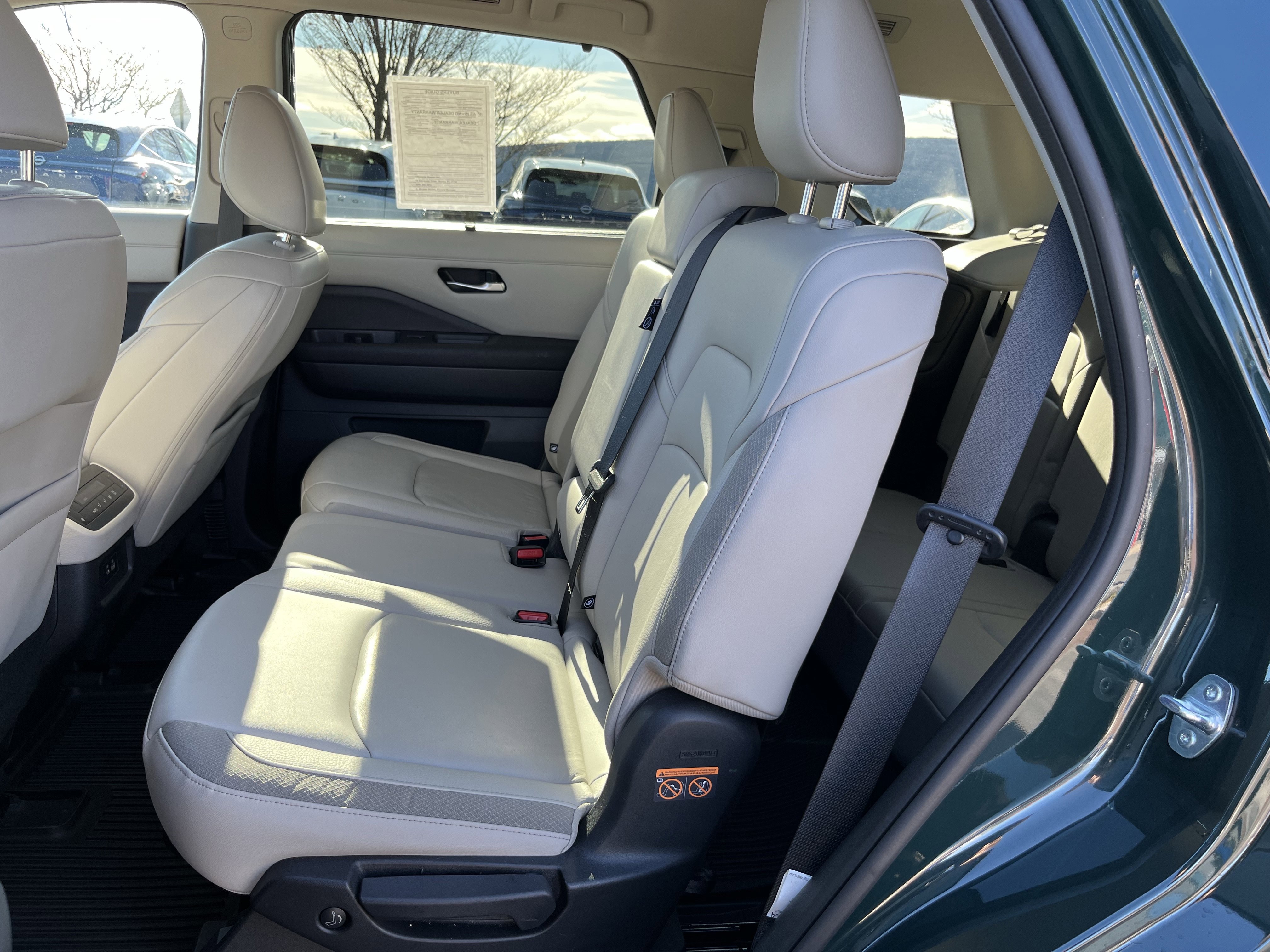 Used 2023 Nissan Pathfinder SL image 14