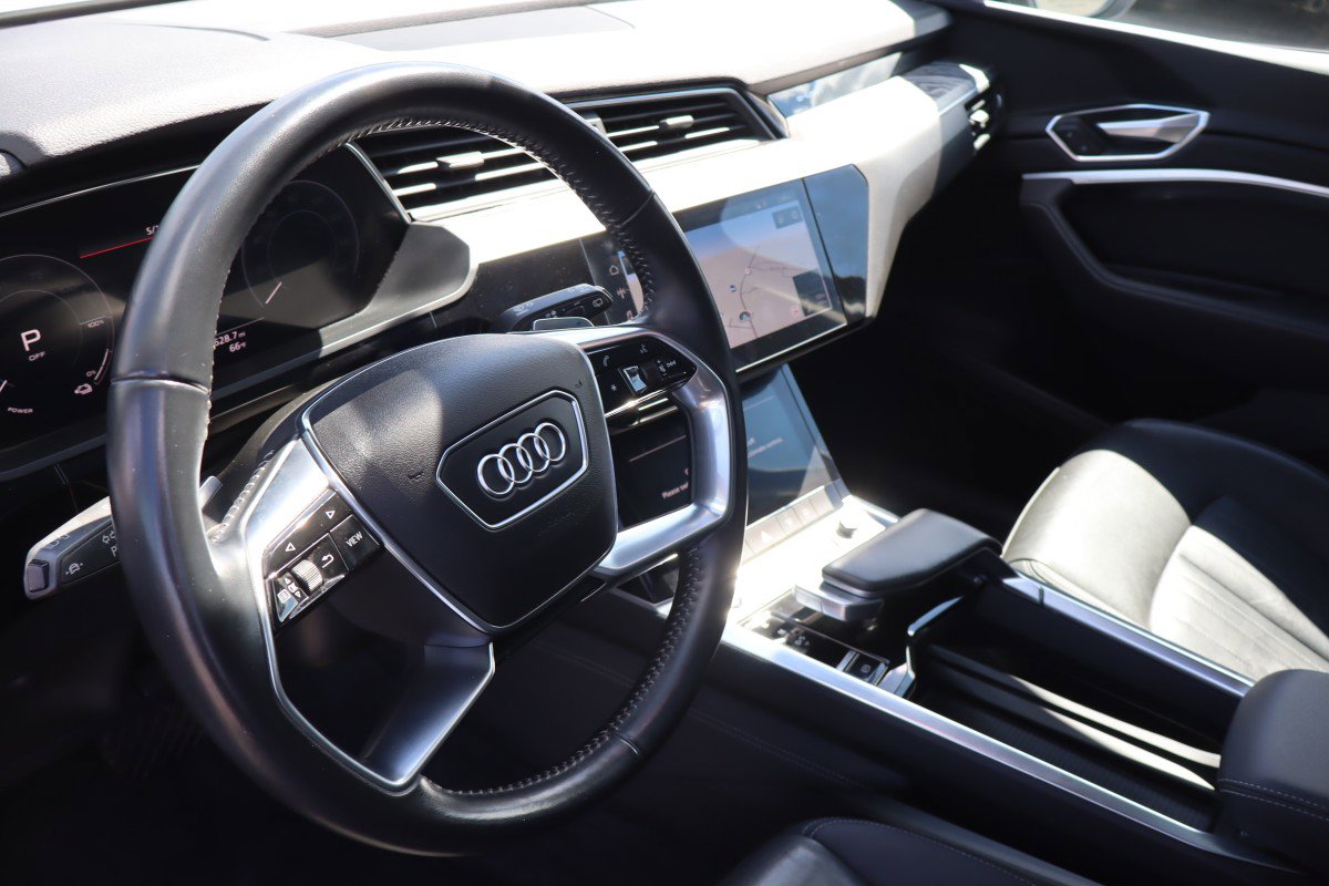 Used 2021 Audi e-tron Premium w/ Convenience Plus Package AWD/4WD image 9