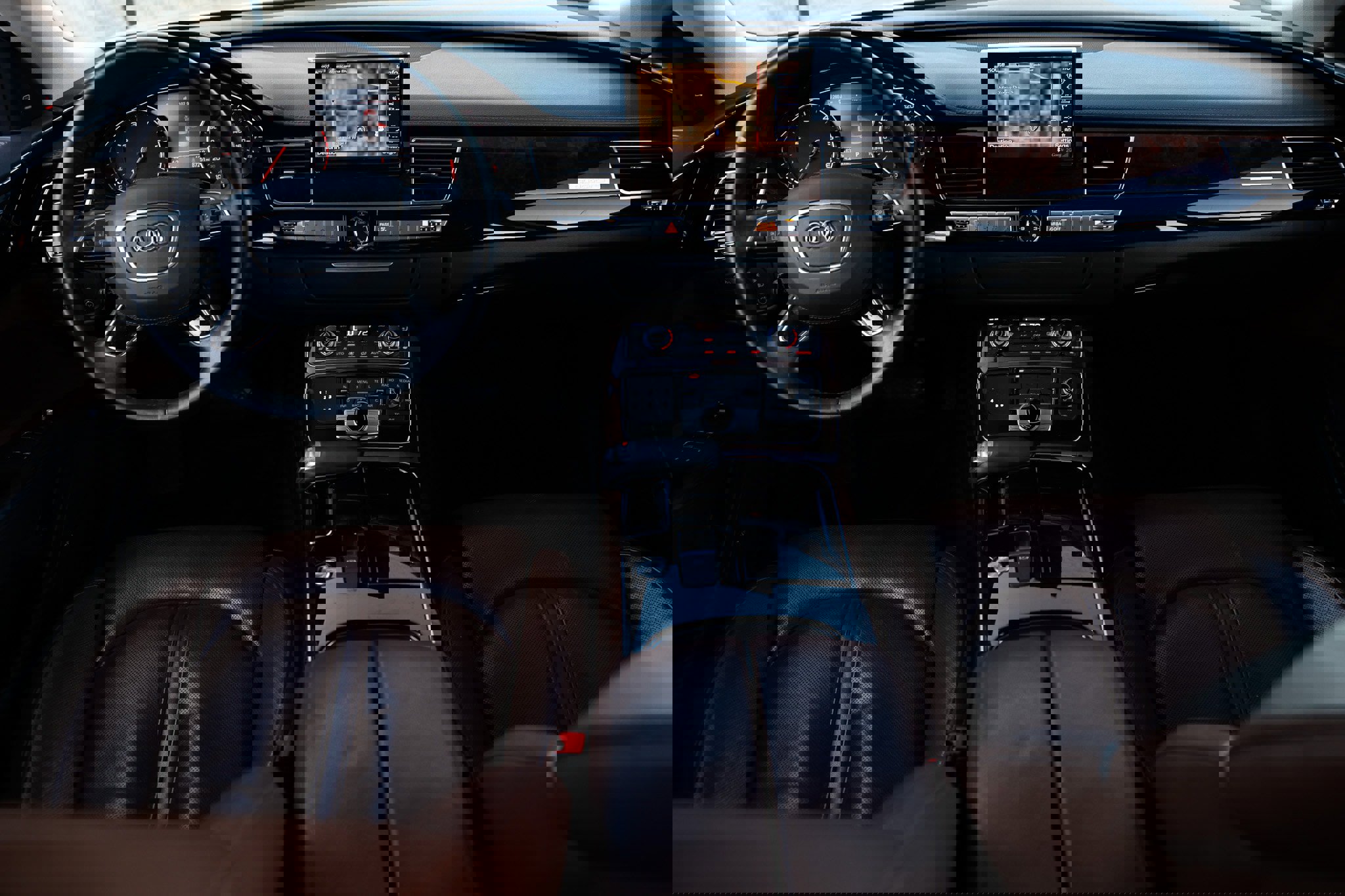 Used 2014 Audi A8 L TDI w/ Premium Package image 26