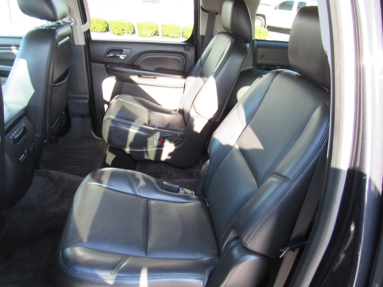 Used 2013 GMC Yukon XL Denali image 29
