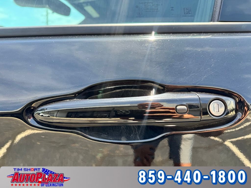 Used 2024 Jeep Compass Latitude AWD/4WD image 16