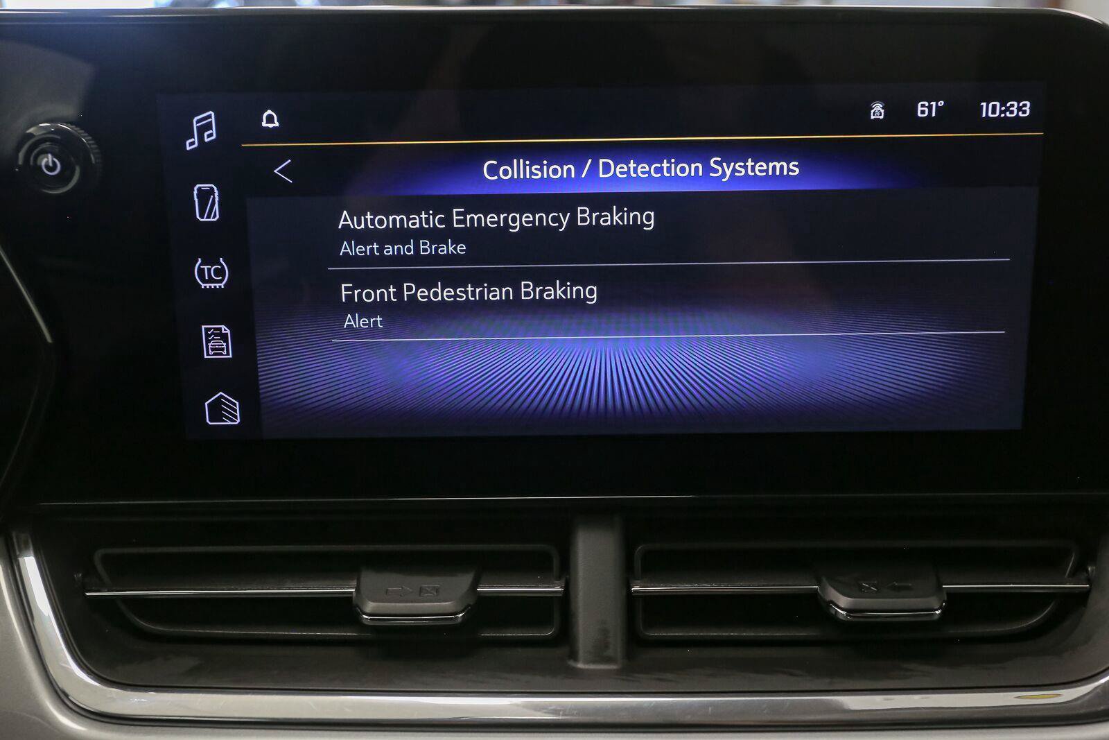 Used 2025 Chevrolet Trax LT FWD image 26