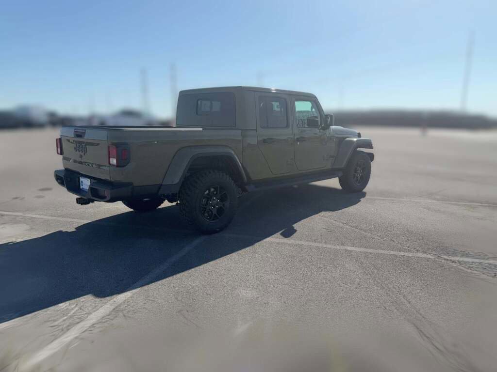 New 2025 Jeep Gladiator Sport image 12