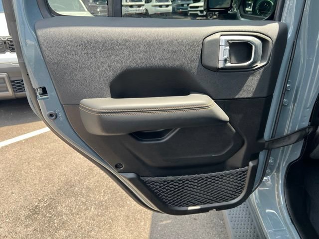 Used 2025 Jeep Wrangler Unlimited Sahara AWD/4WD image 18