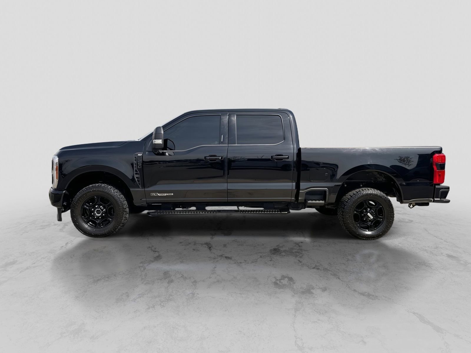 Used 2024 Ford F250 XLT w/ XLT Premium Package AWD/4WD image 3