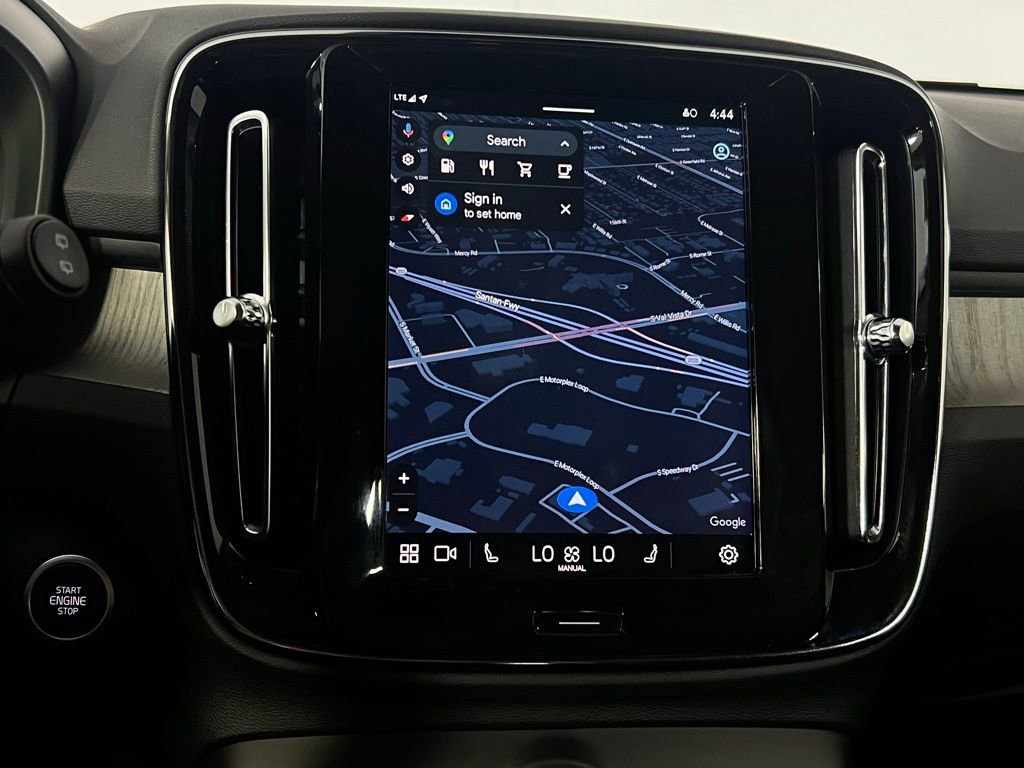 Used 2025 Volvo XC40 B5 Plus image 20