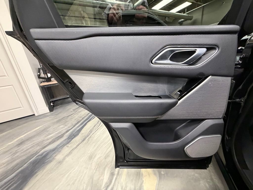 Used 2019 Land Rover Range Rover Velar R-Dynamic SE image 49
