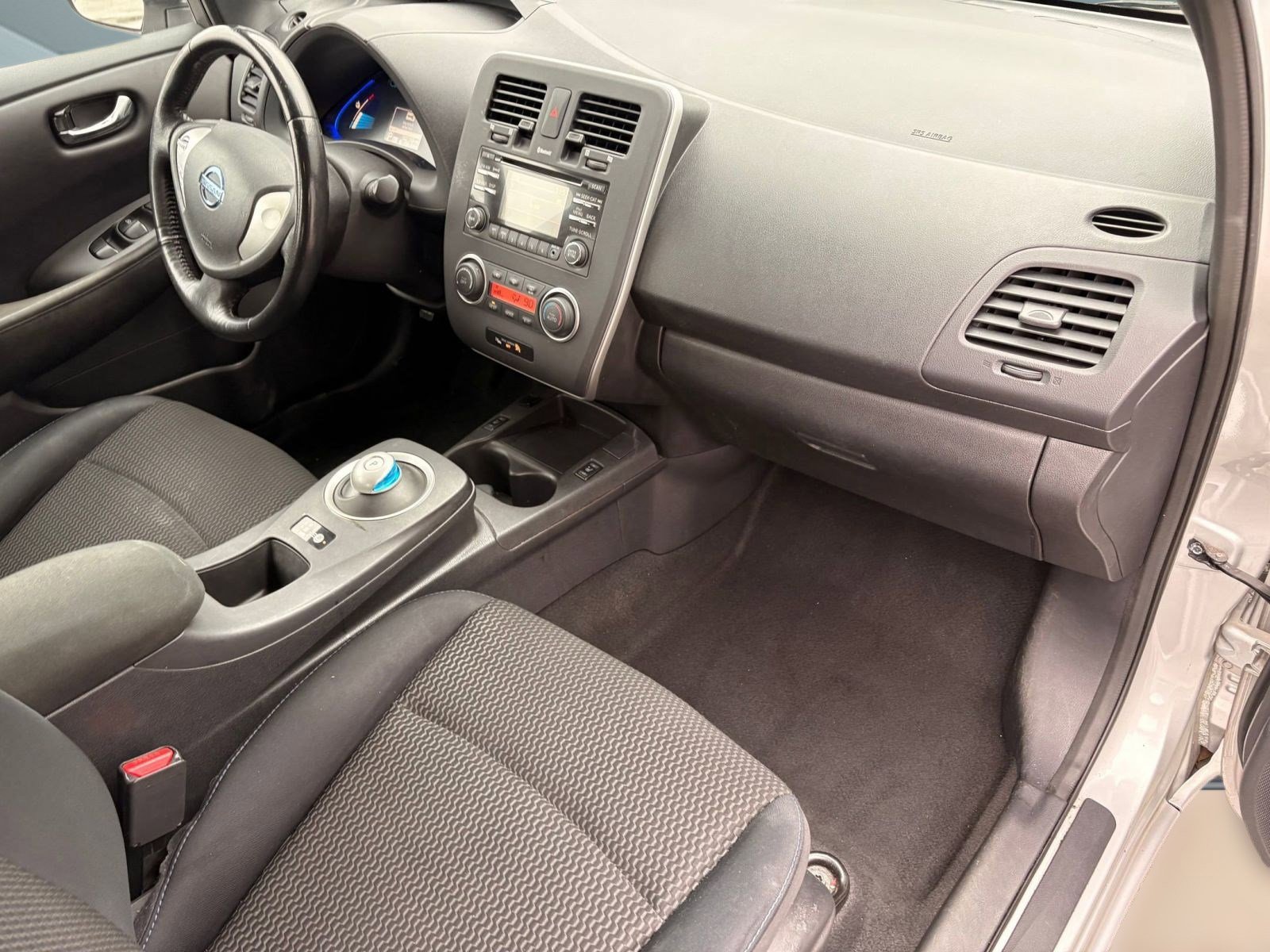 Used 2013 Nissan Leaf S image 26