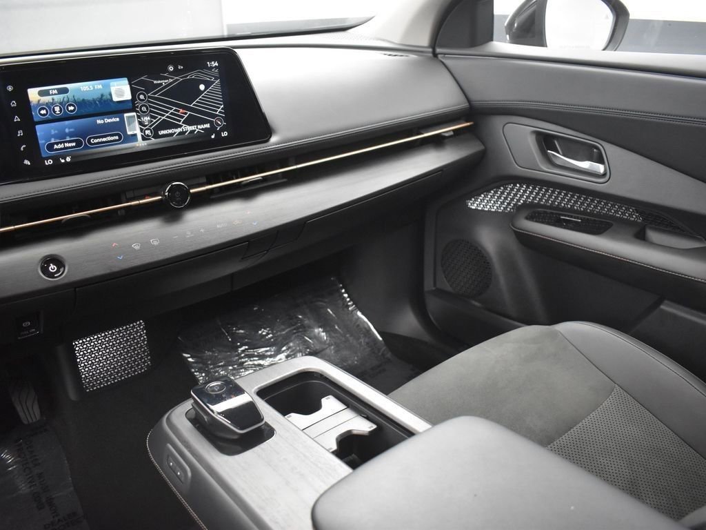 Used 2023 Nissan Ariya AWD image 33