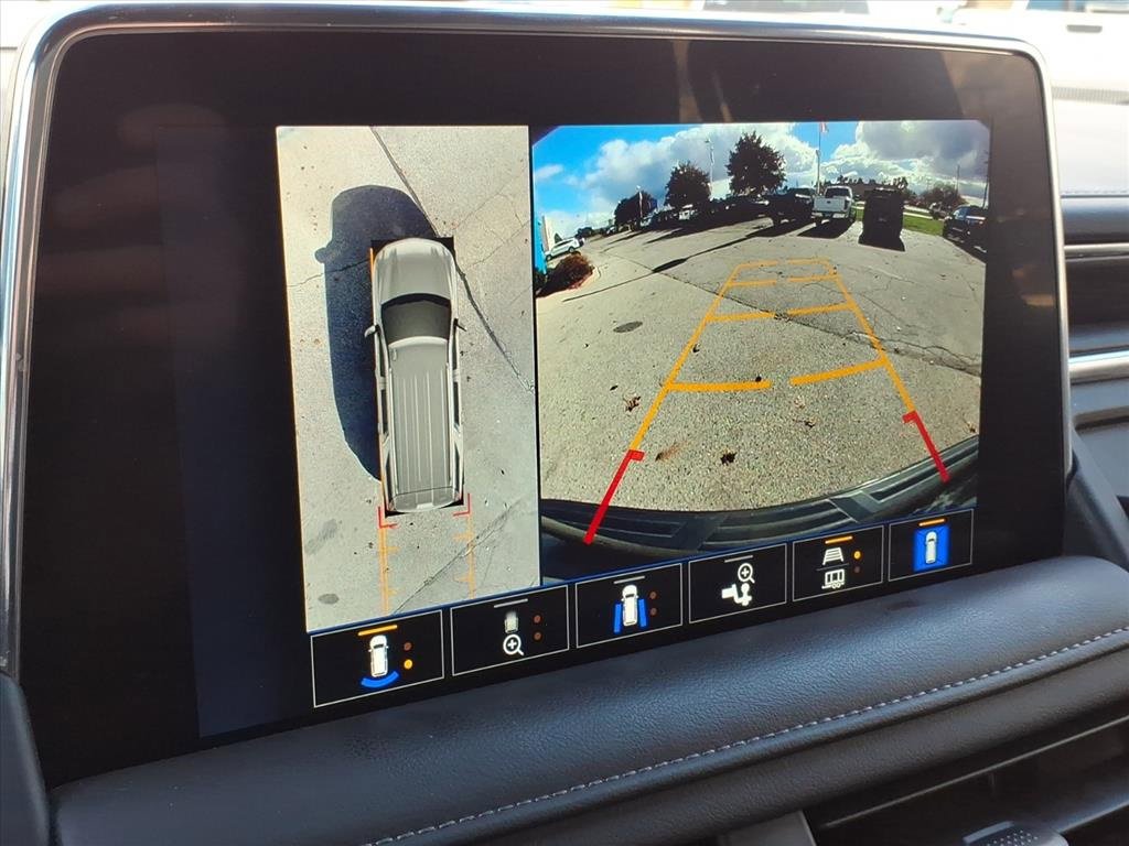 Used 2023 Chevrolet Suburban Z71 w/ Luxury Package image 25