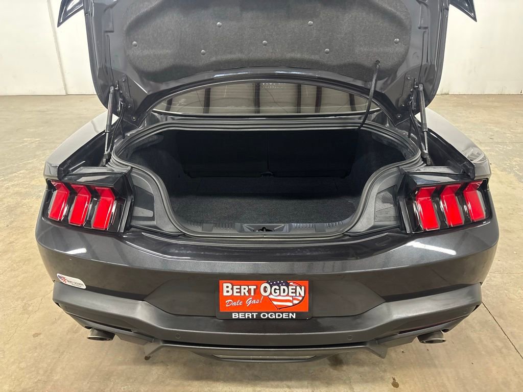 Used 2024 Ford Mustang Coupe RWD image 22