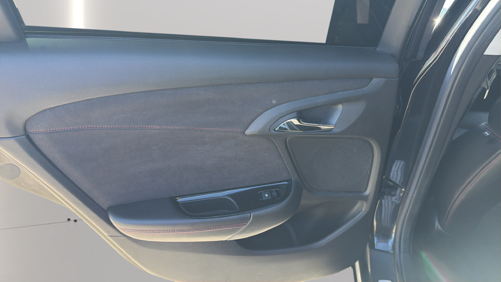 Used 2014 Chevrolet SS RWD image 23