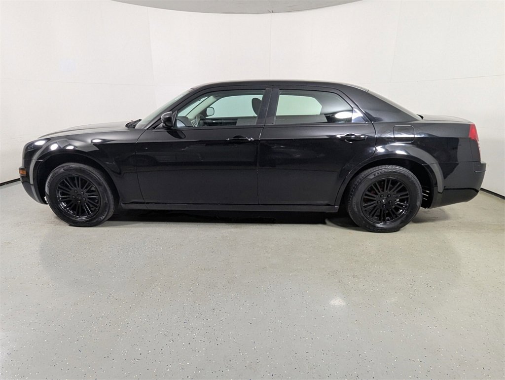 Used 2010 Chrysler 300 Touring image 4