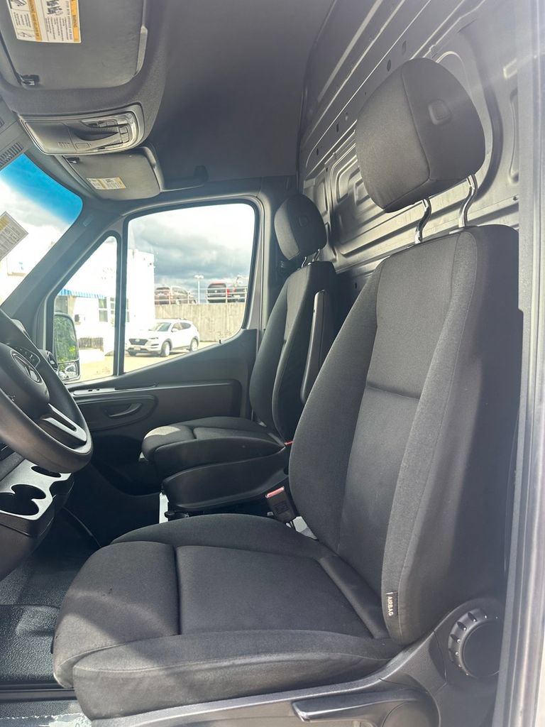 Used 2023 Mercedes-Benz Sprinter 2500 w/ Acoustic Package image 10