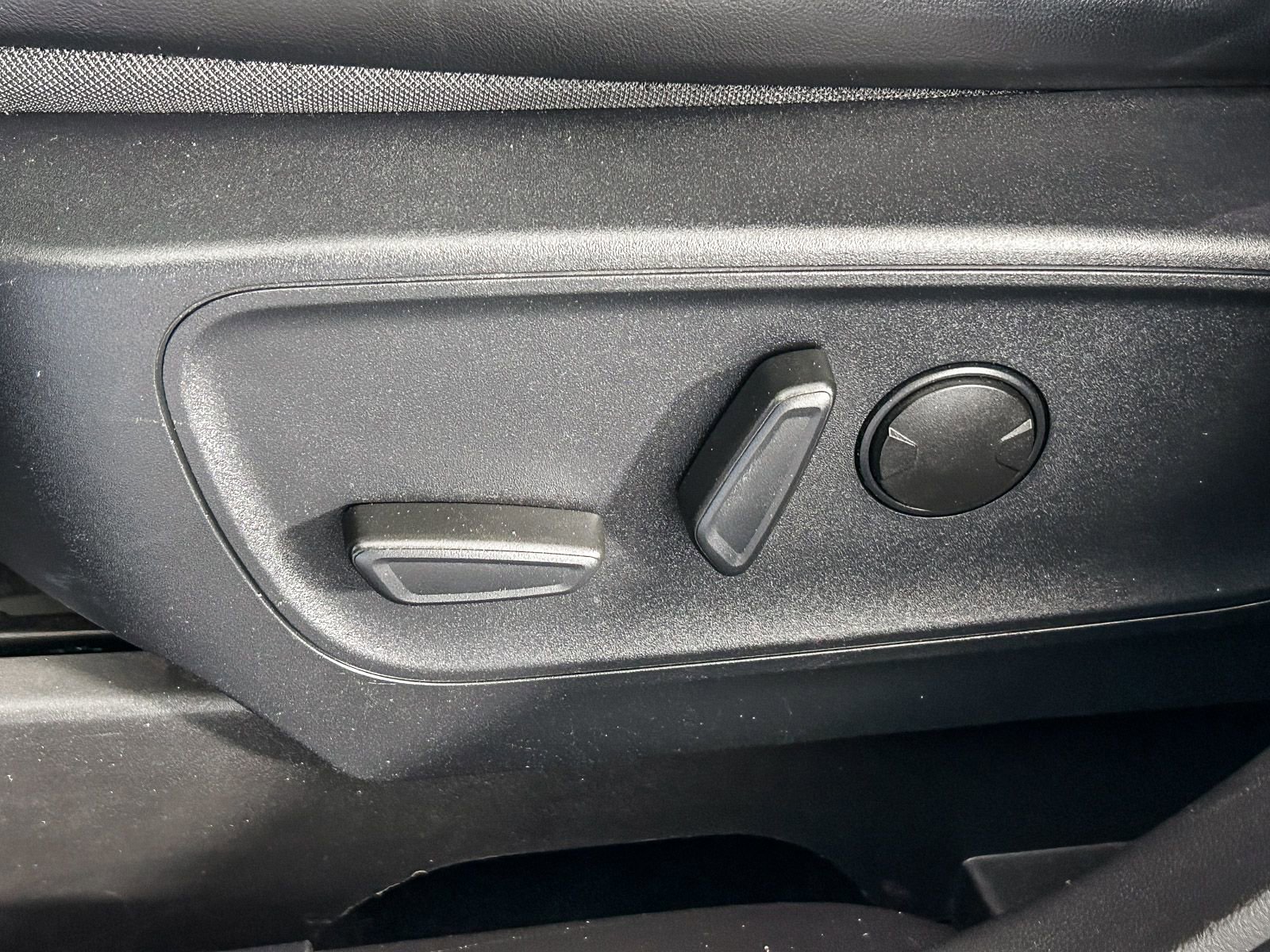 Used 2024 Ford Escape ST-Line image 22