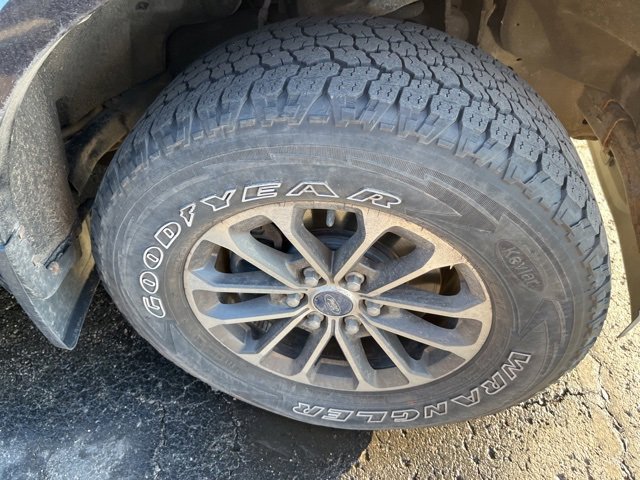 Used 2019 Ford F150 Lariat w/ Equipment Group 502A Luxury image 8