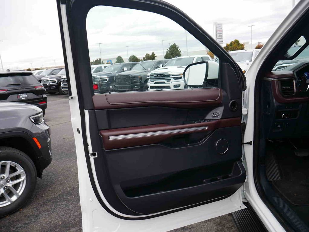 Used 2024 Ford Expedition Max Limited image 29