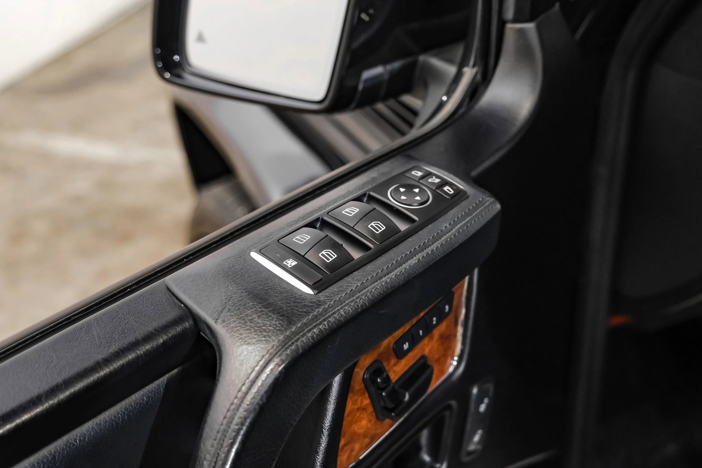 Used 2013 Mercedes-Benz G 550 image 40