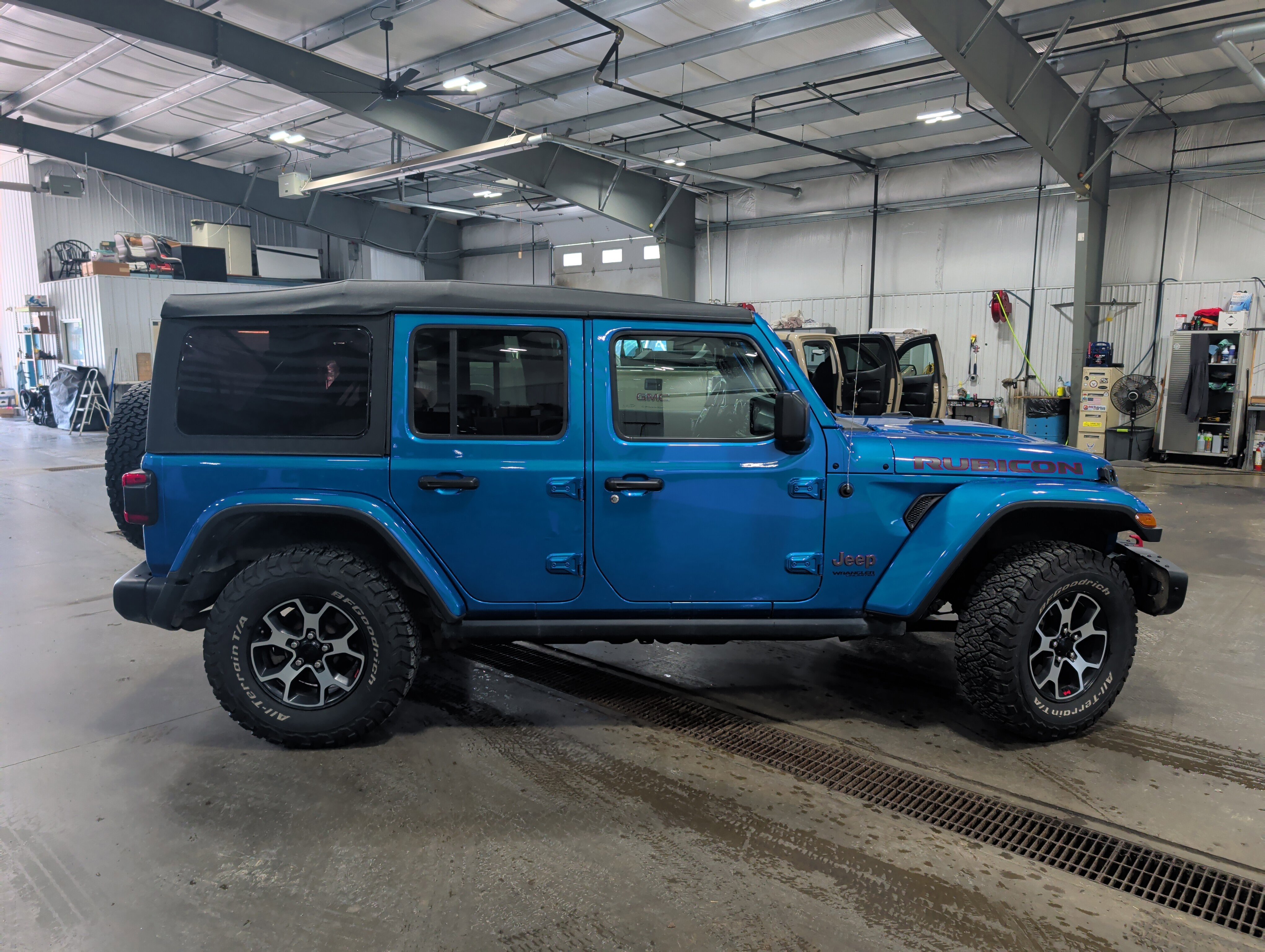 Used 2021 Jeep Wrangler Unlimited Rubicon AWD/4WD image 2