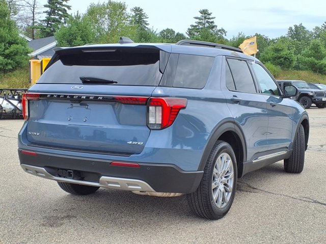 Certified 2025 Ford Explorer Active w/ Active Comfort Package image 3