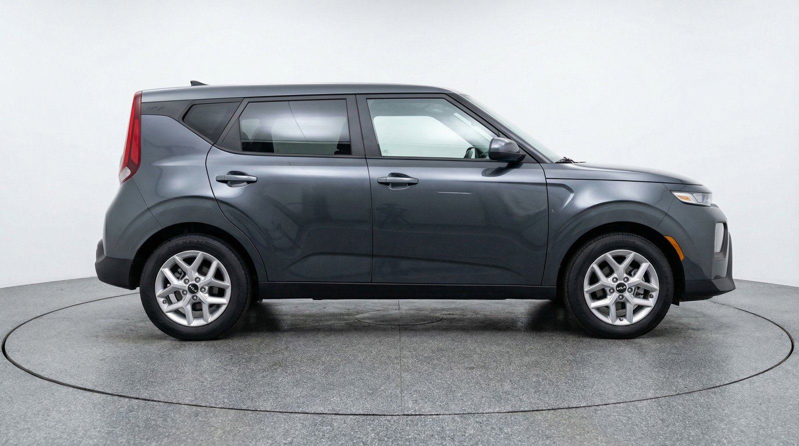 Used 2025 Kia Soul LX w/ LX Technology Package FWD image 11