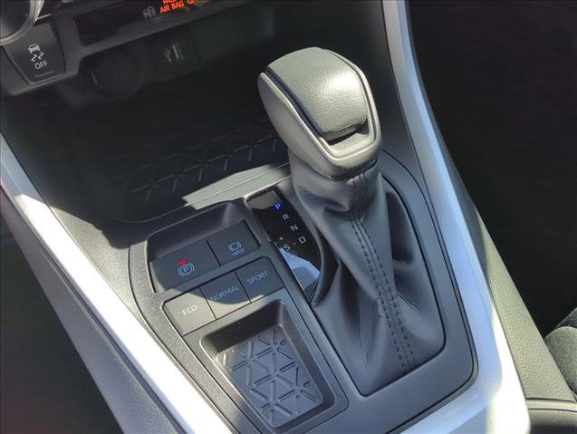 Certified 2025 Toyota RAV4 LE FWD image 22