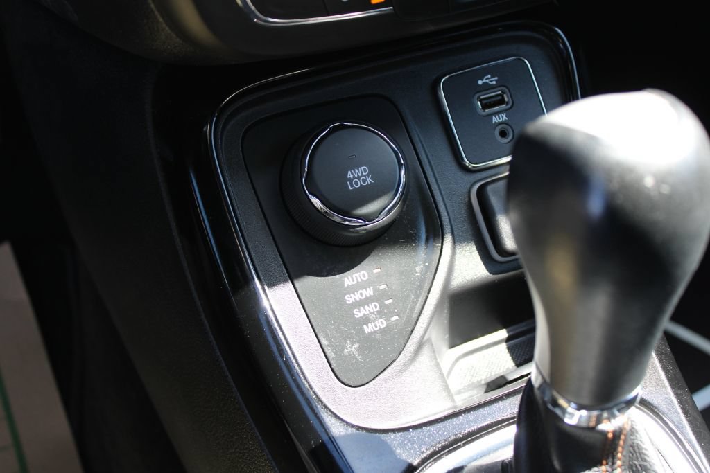Used 2018 Jeep Compass Limited w/ Safe & Security Group AWD/4WD image 20