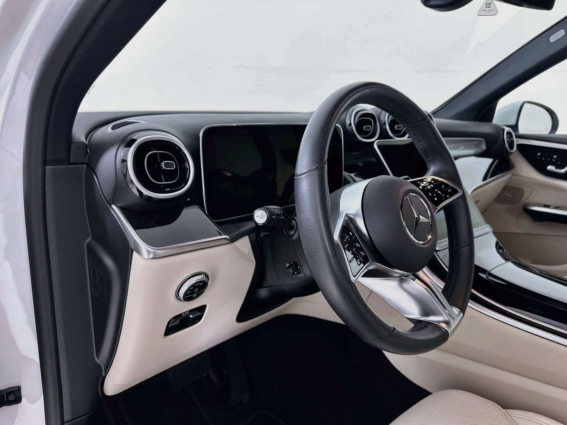 Certified 2026 Mercedes-Benz GLC 300 image 10