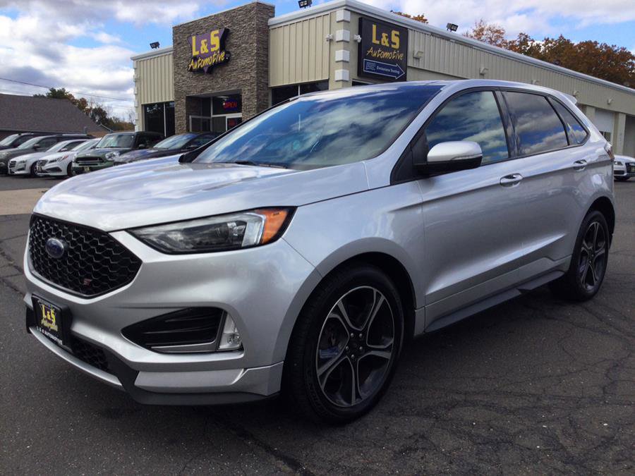 Used 2019 Ford Edge ST w/ Cold Weather Package image 1