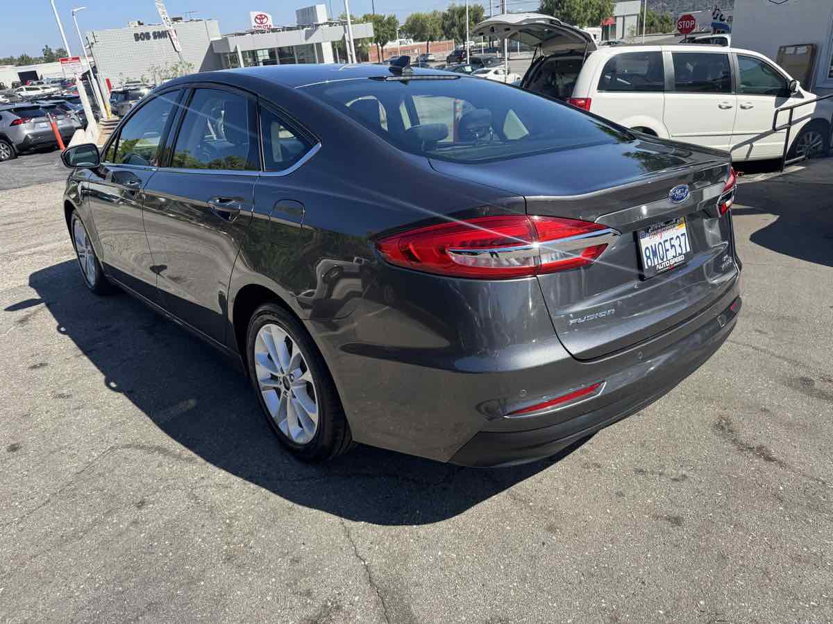 Used 2019 Ford Fusion SE image 6