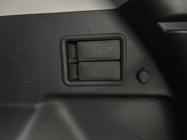 Used 2024 GMC Terrain SLT image 26