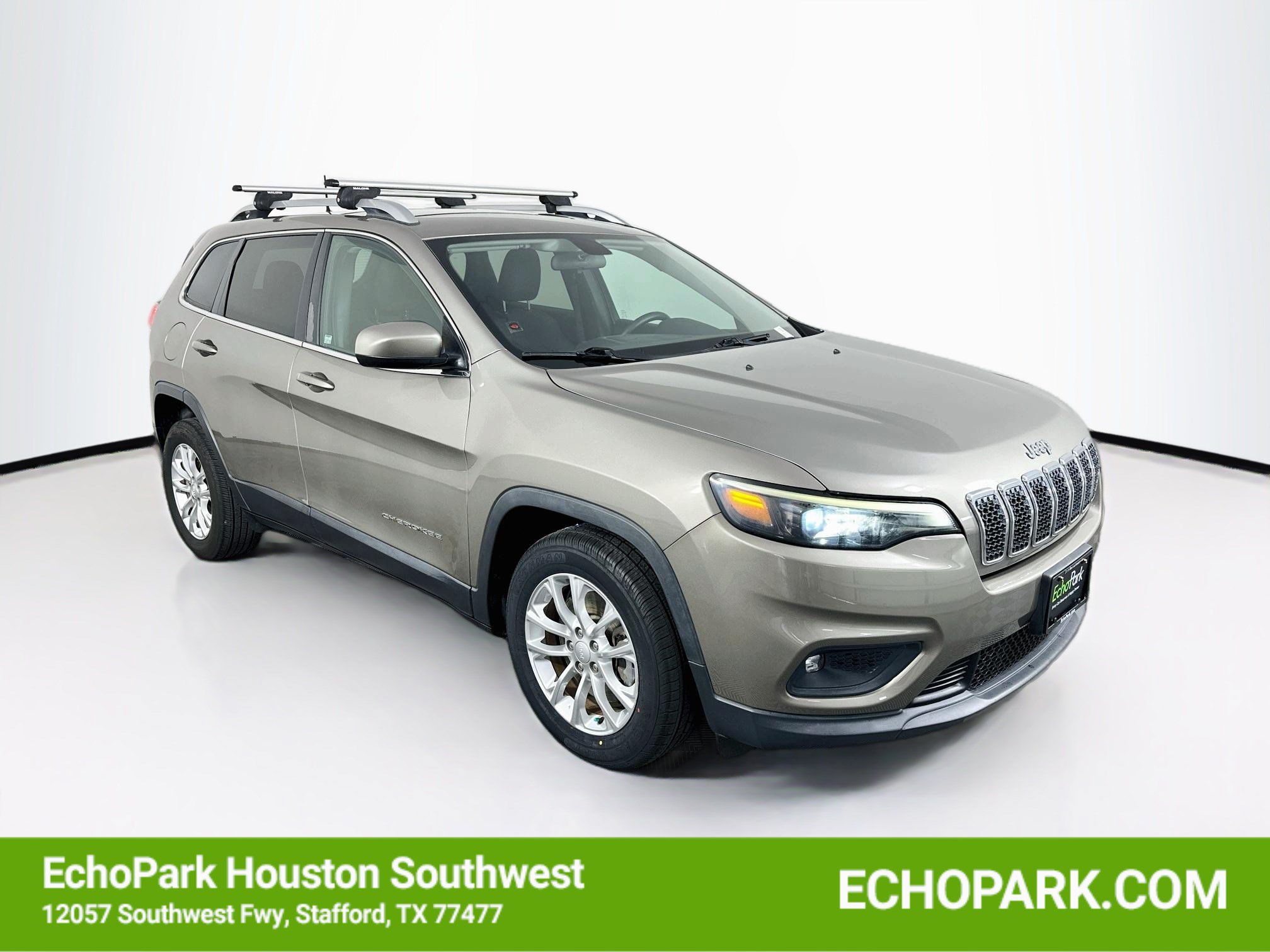 Used 2019 Jeep Cherokee Latitude w/ Popular Appearance Group FWD image 1
