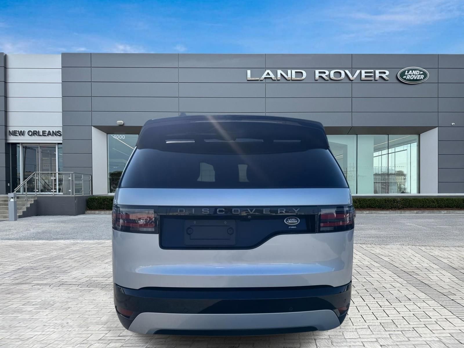 Used 2022 Land Rover Discovery S R-Dynamic image 7