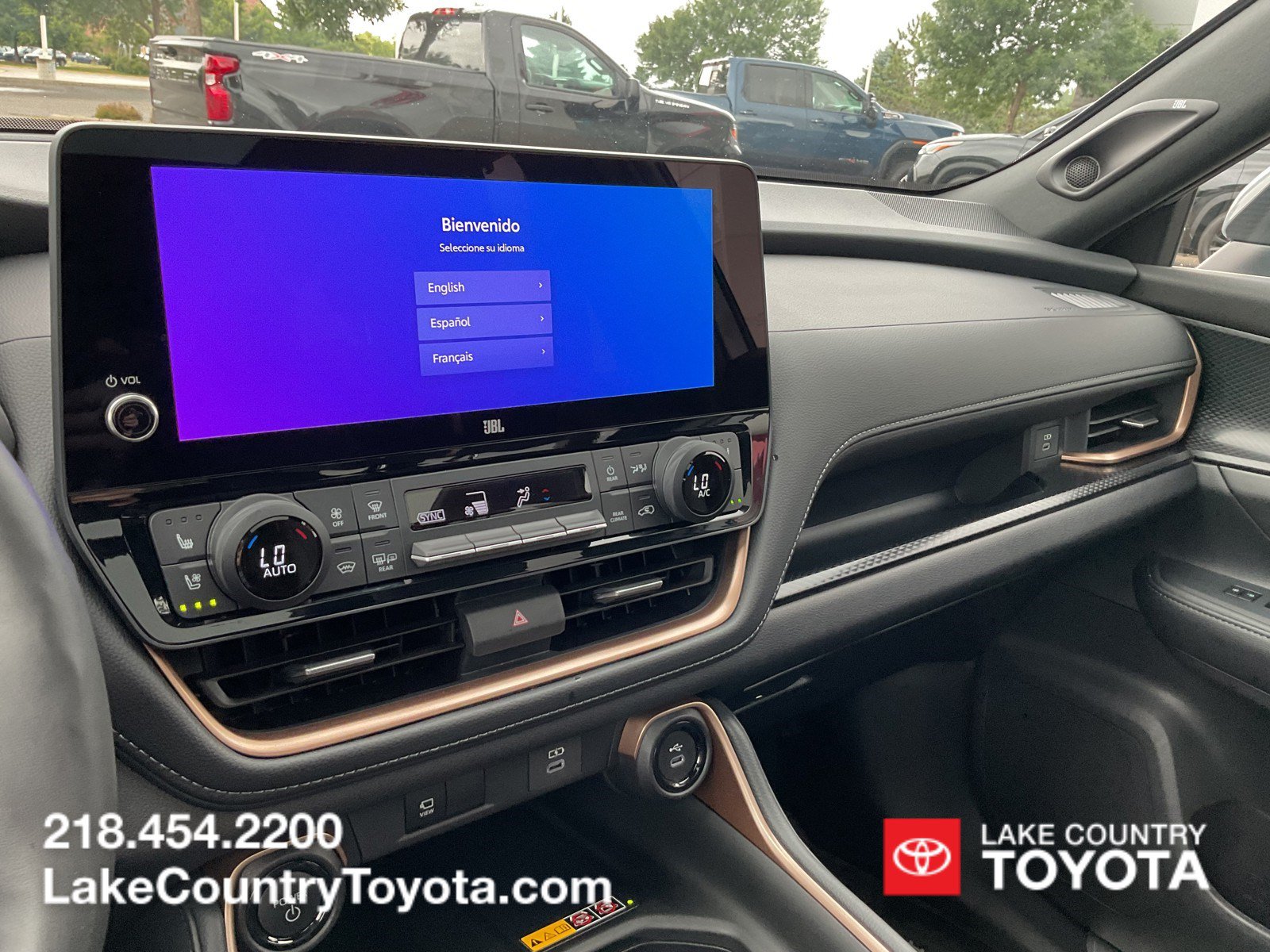 Used 2025 Toyota Grand Highlander AWD Hybrid image 32