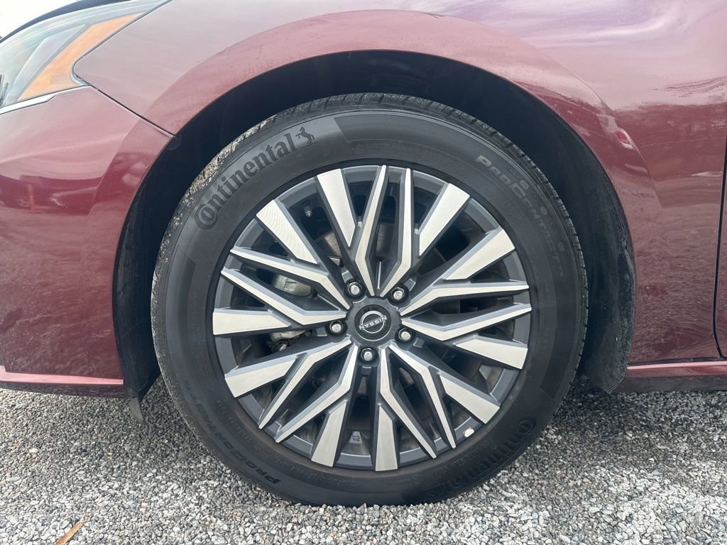 Used 2025 Nissan Altima 2.5 SV image 13