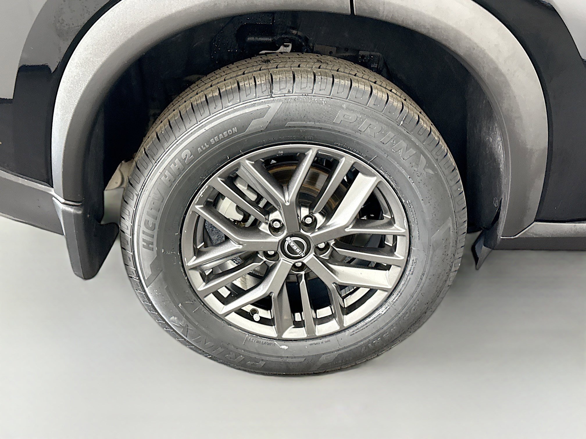 Used 2023 Nissan Rogue S image 33