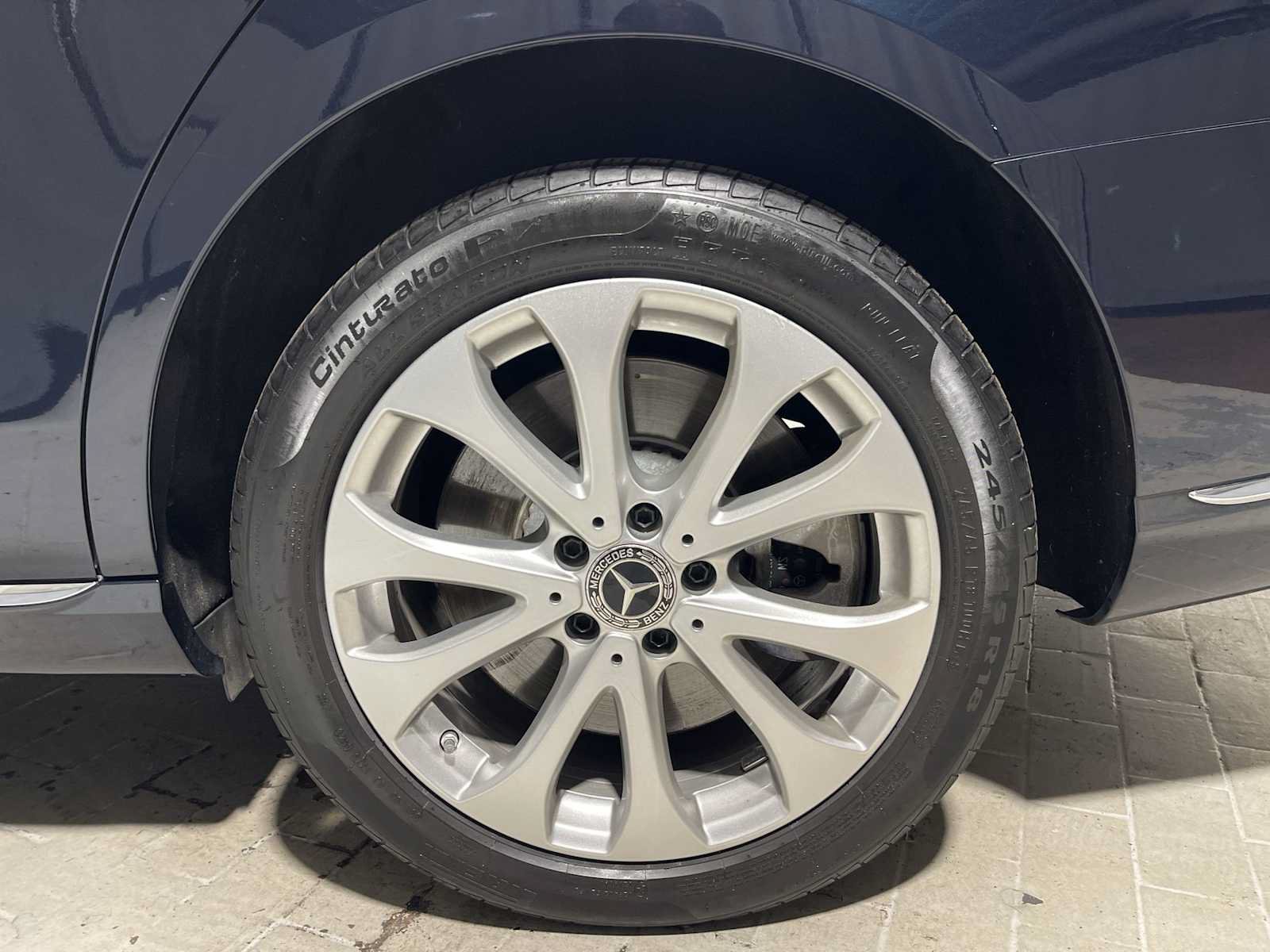 Used 2018 Mercedes-Benz E 400 4MATIC Sedan image 8