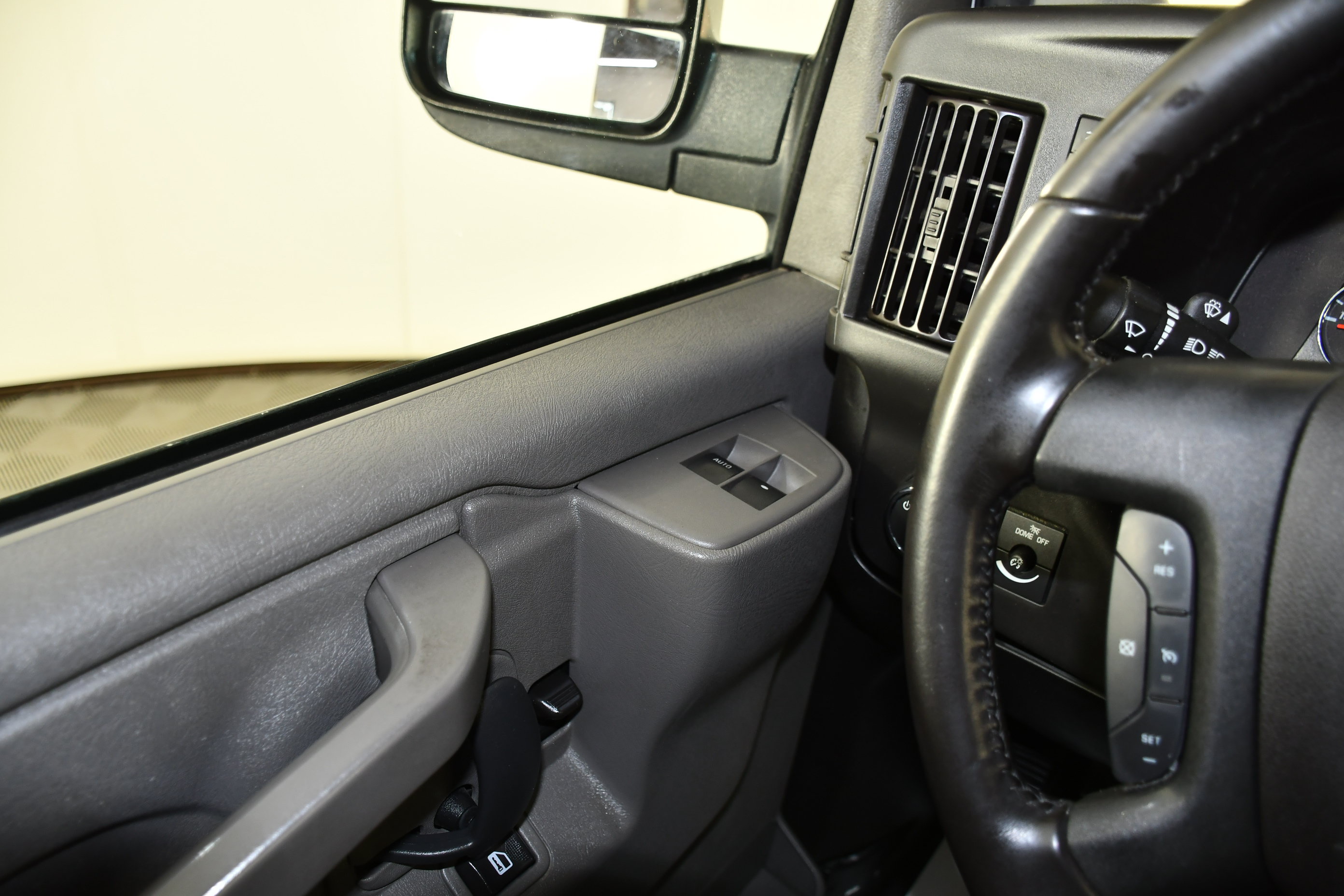 Used 2020 Chevrolet Express 2500 w/ Driver Convenience Package RWD image 32