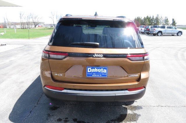 New 2026 Jeep Grand Cherokee Limited w/ Trailer Tow Package AWD/4WD image 8