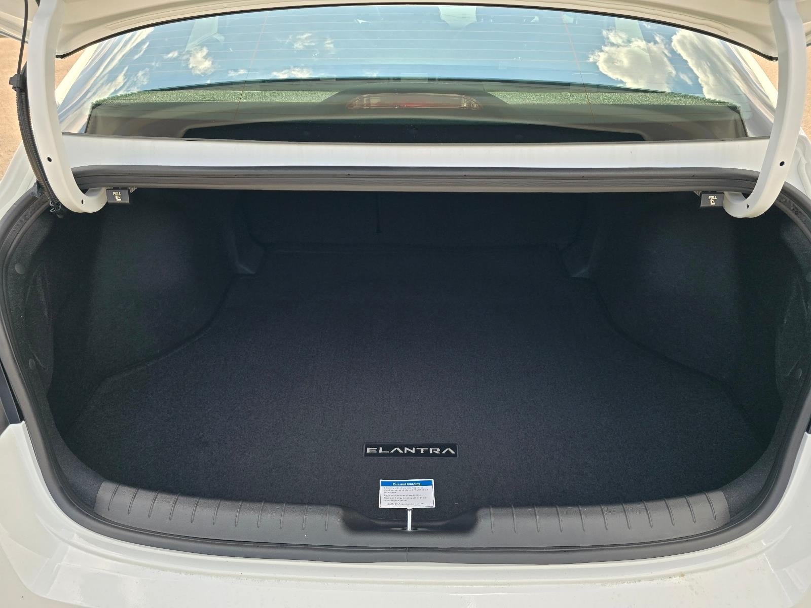 New 2026 Hyundai Elantra SEL Sport FWD image 25