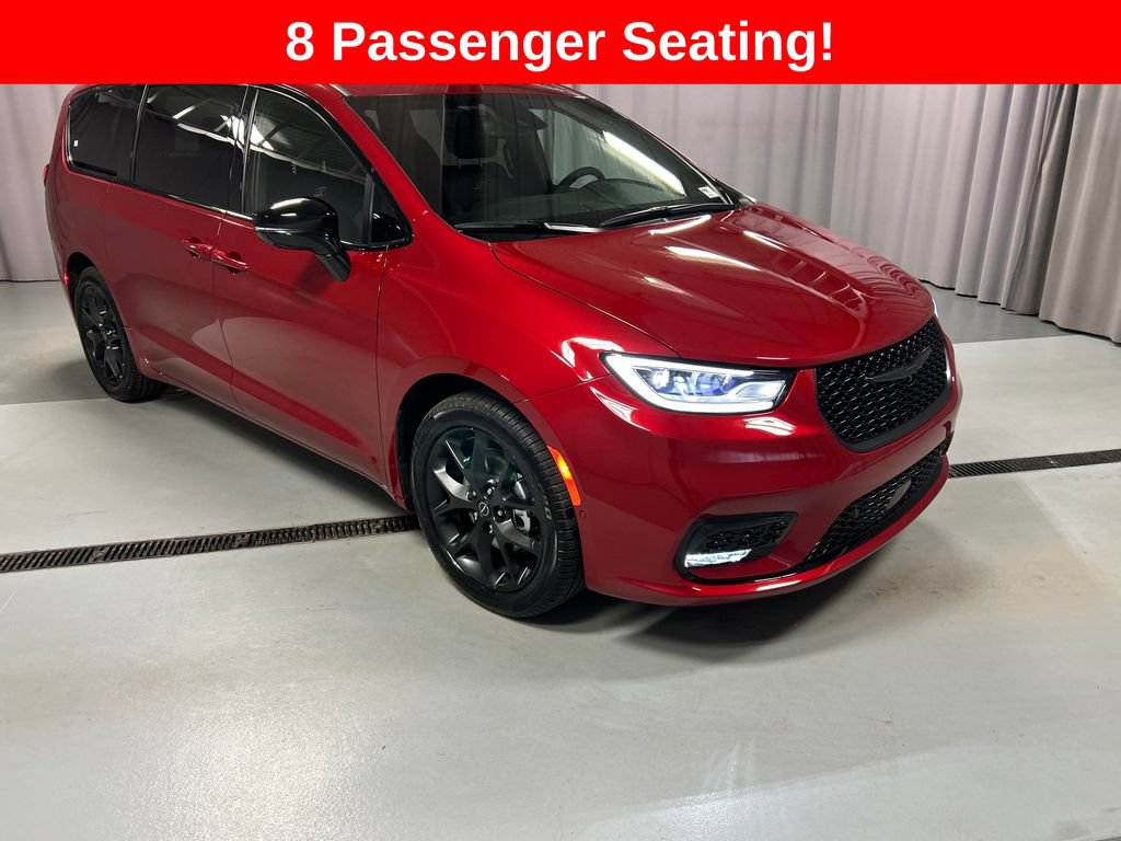 New 2026 Chrysler Pacifica Select w/ S Appearance Package