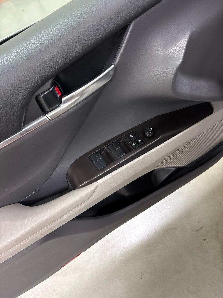 Used 2024 Toyota Camry LE FWD image 17