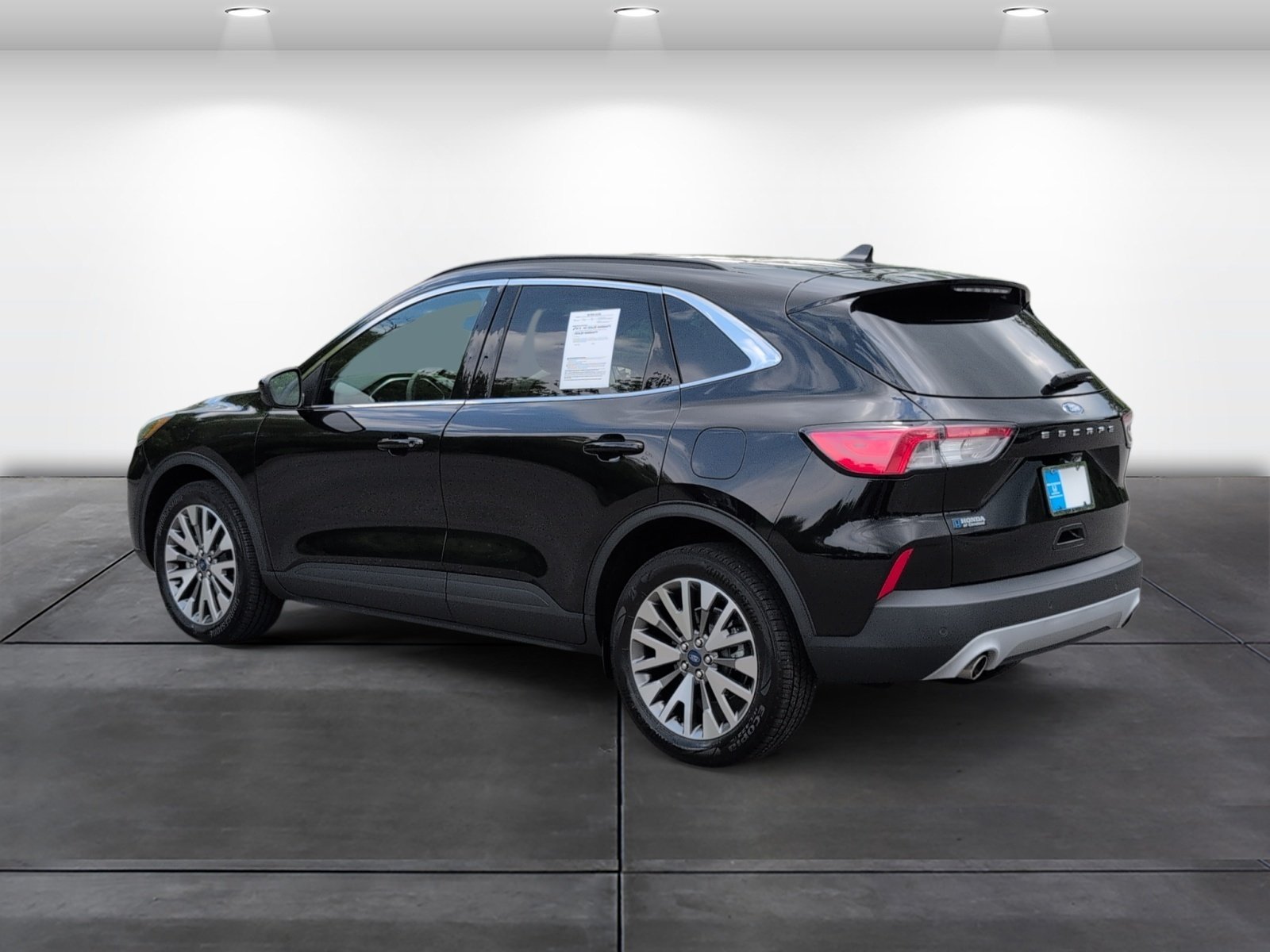Used 2022 Ford Escape Titanium AWD/4WD image 3