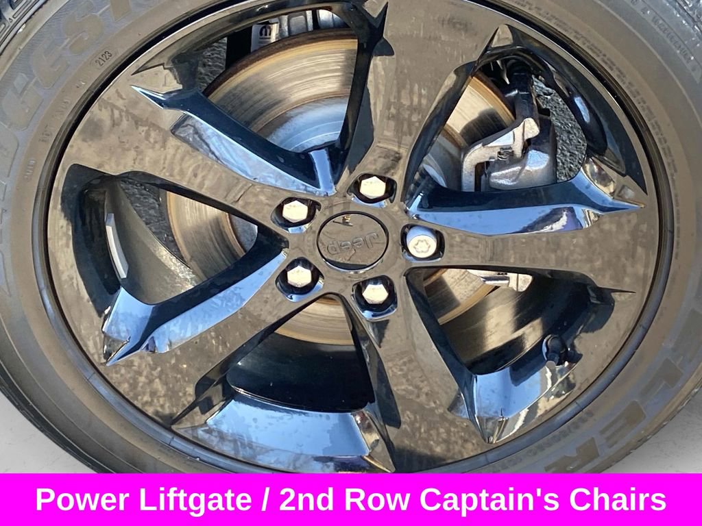 Used 2023 Jeep Grand Cherokee L Laredo image 30