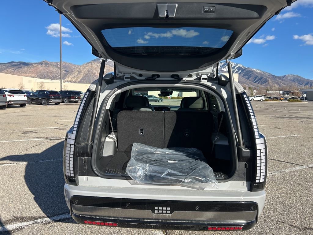 New 2026 Hyundai Ioniq 9 Calligraphy image 29