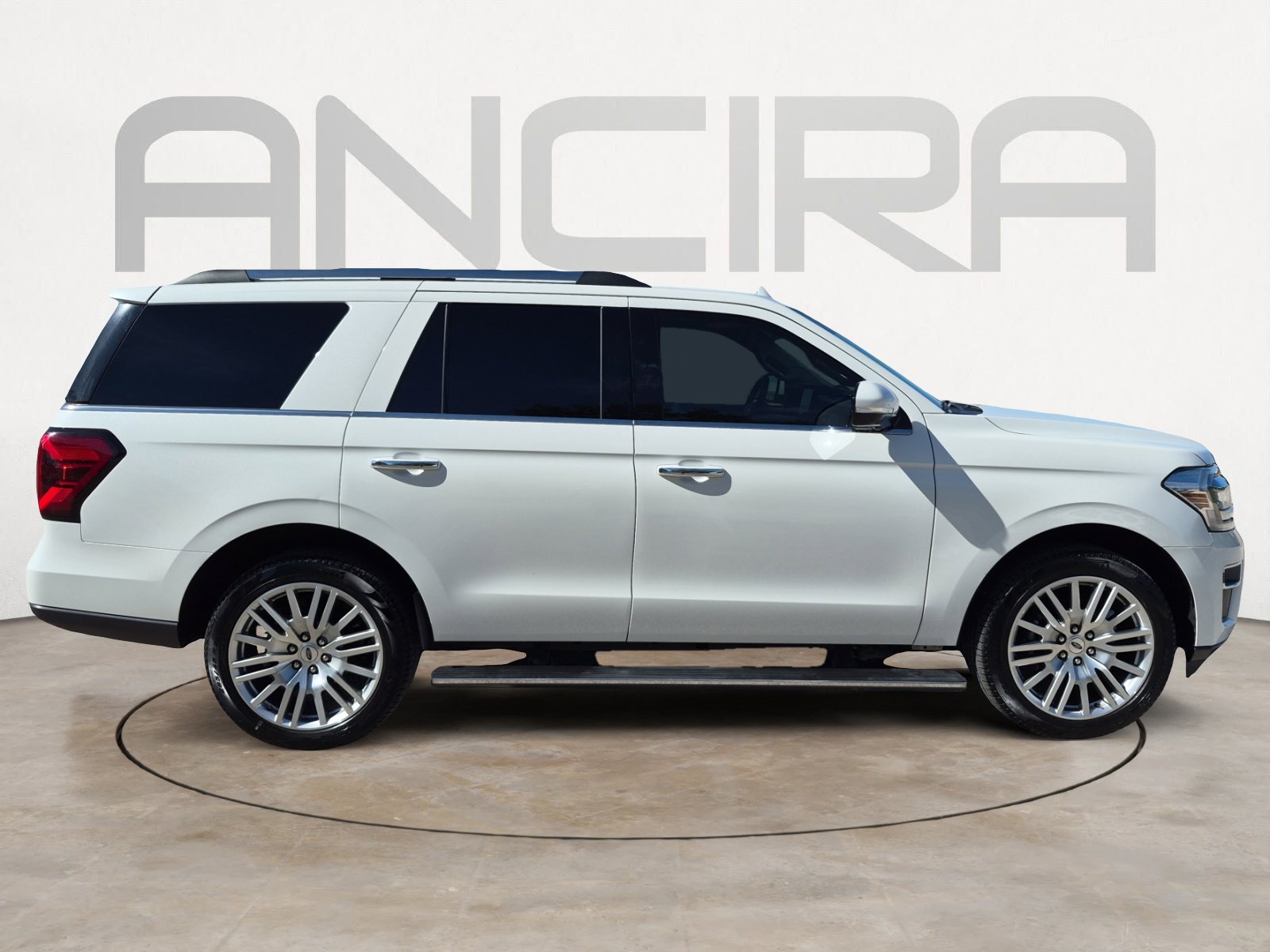 Used 2024 Ford Expedition Limited image 11