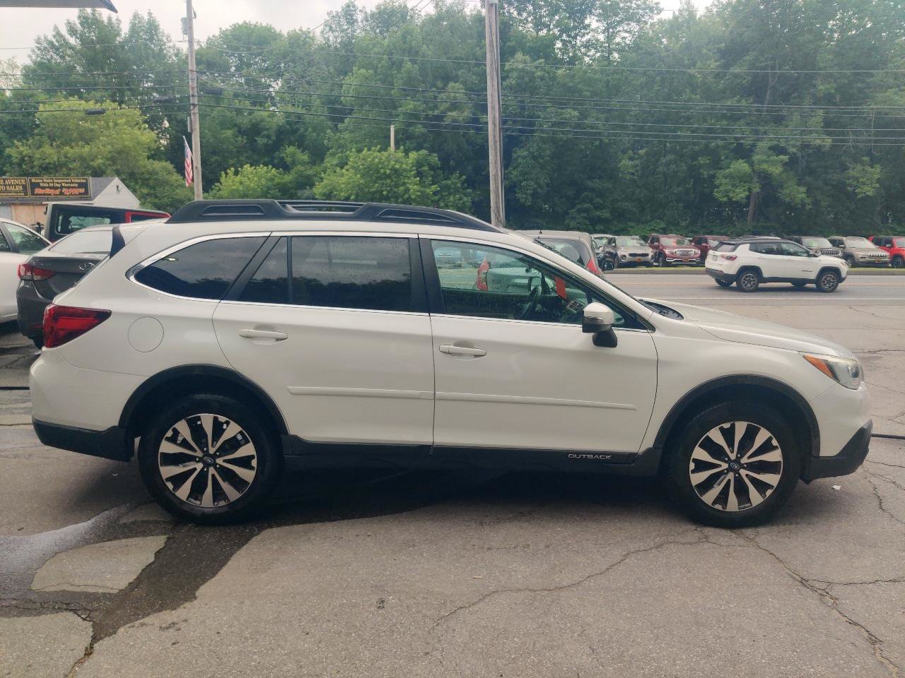 Used 2015 Subaru Outback 2.5i Limited AWD/4WD image 7