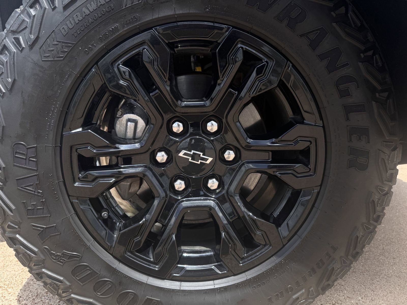 Used 2022 Chevrolet Silverado 1500 ZR2 w/ Technology Package image 10