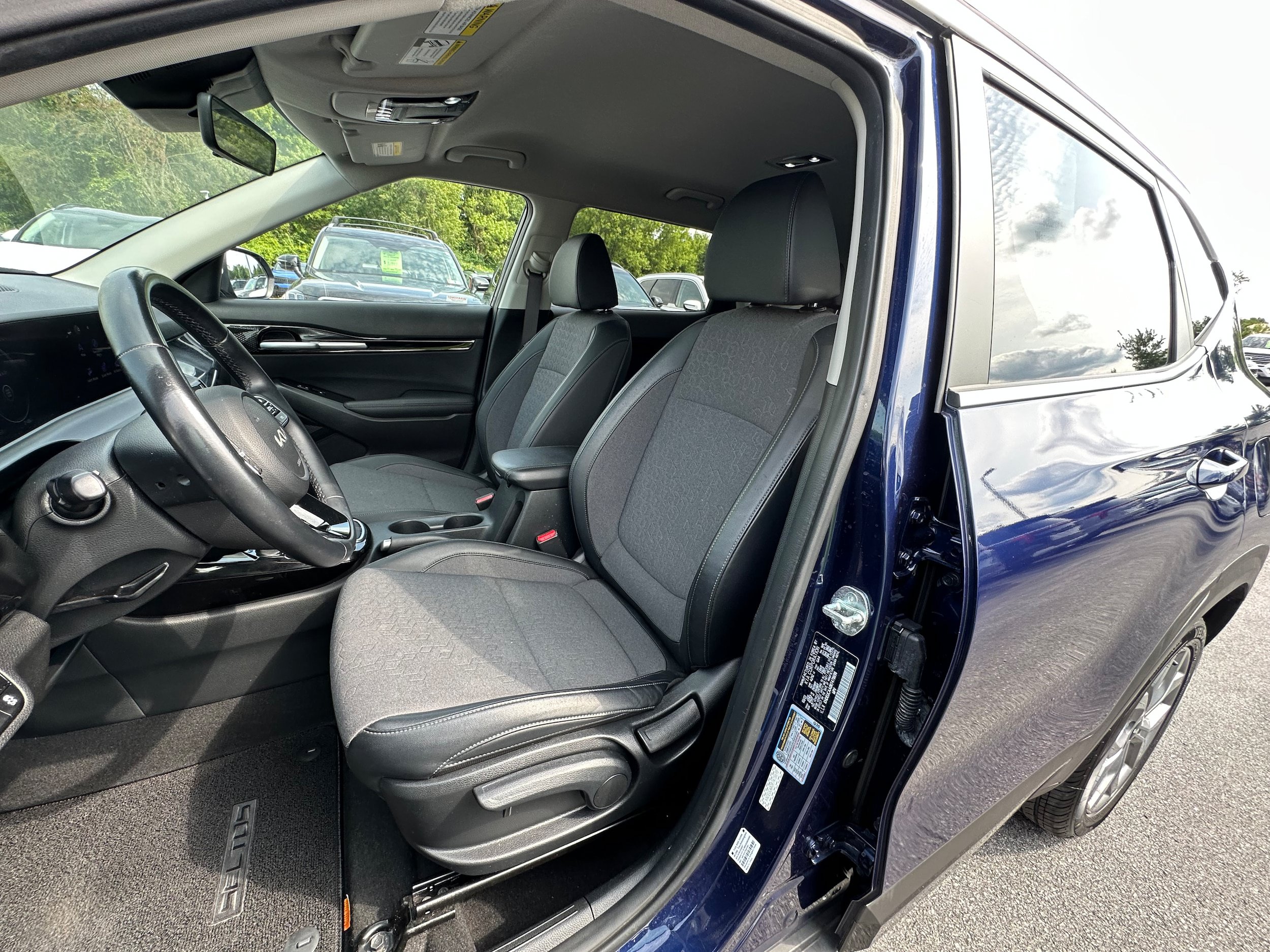 Used 2024 Kia Seltos S AWD/4WD image 19