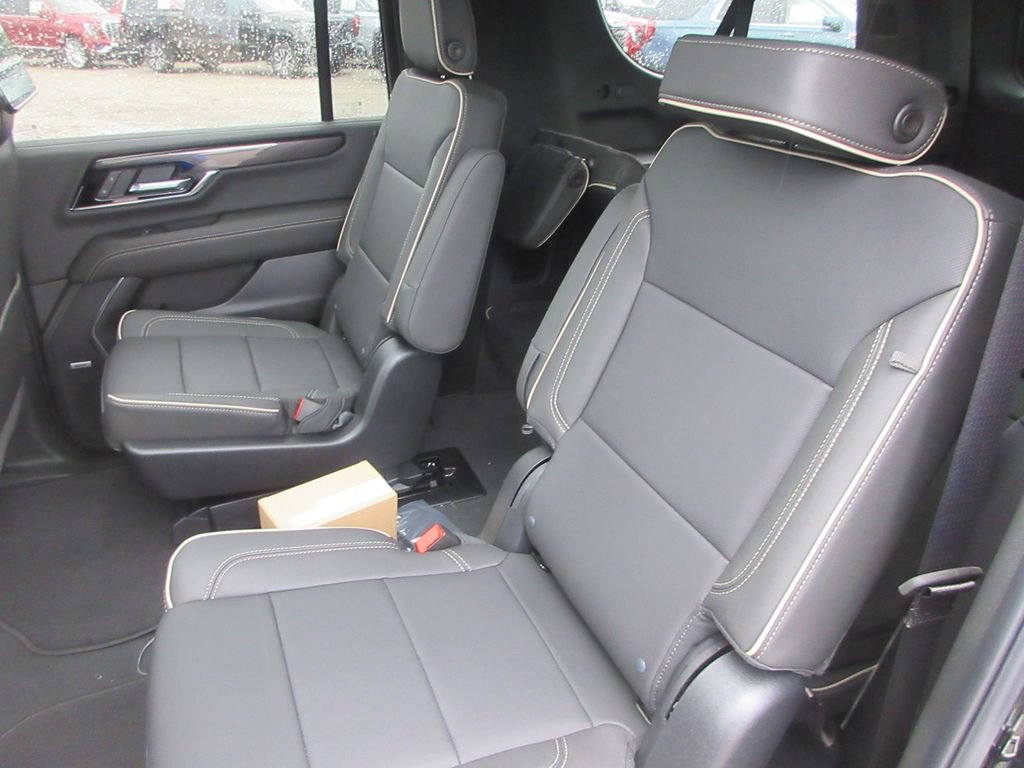 New 2026 GMC Yukon XL Elevation w/ Elevation Premium Package AWD/4WD image 12